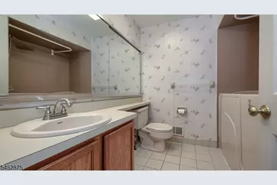 42 Bowfell Ct, Wayne, NJ 07470 - Photo 17
