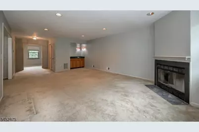 42 Bowfell Ct, Wayne, NJ 07470 - Photo 5