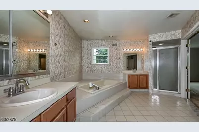 42 Bowfell Ct, Wayne, NJ 07470 - Photo 15