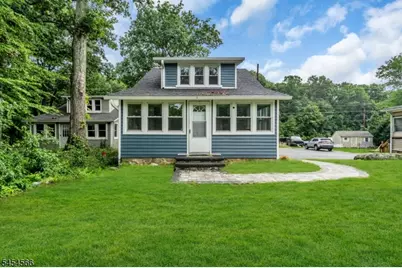 7 Birchwood Dr, Mount Olive, NJ 07828 - Photo 3