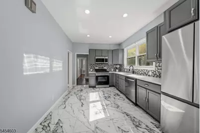 17 Boyden Pkwy #1, Maplewood, NJ 07040 - Photo 13