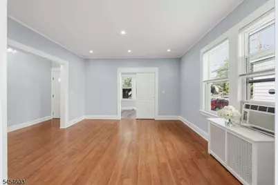 17 Boyden Pkwy #1, Maplewood, NJ 07040 - Photo 9