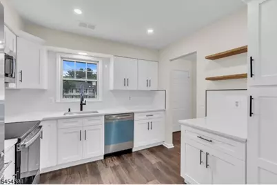 54 Junco Ct, Readington, NJ 08887 - Photo 5