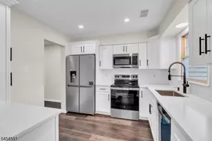 54 Junco Ct, Readington, NJ 08887 - Photo 3