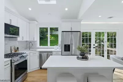 34 Clark St, Summit, NJ 07901 - Photo 3