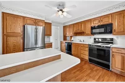 105 Victoria Drive, Clark Township, NJ 07066 - Photo 9