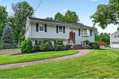 105 Victoria Drive, Clark Township, NJ 07066 - Photo 3