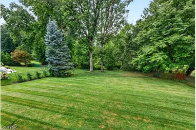 105 Victoria Drive, Clark Township, NJ 07066 - Photo 29