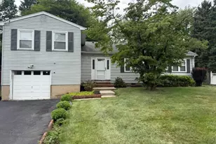 652 Holly Ln, North Brunswick Township, NJ 08902 - Photo 1