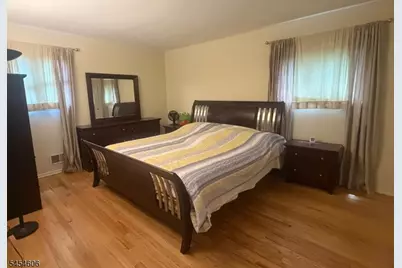 652 Holly Ln, North Brunswick Township, NJ 08902 - Photo 21
