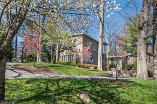 1 Driftway St, Roseland, NJ 07068 - Photo 45
