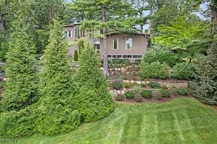 1 Driftway St, Roseland, NJ 07068 - Photo 41