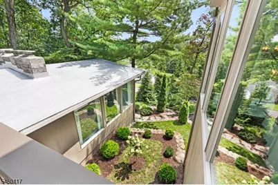 1 Driftway St, Roseland, NJ 07068 - Photo 25