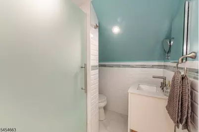 167 Beverly Hill Rd, Clifton, NJ 07012 - Photo 15