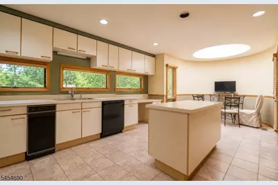 4 High Mountain Trl, Lincoln Park, NJ 07035 - Photo 3
