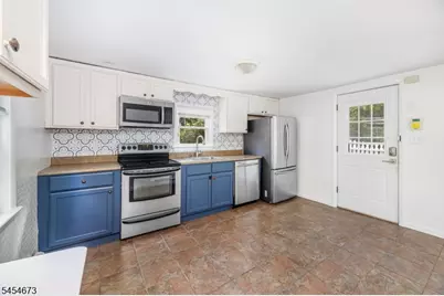 15 Laceytown Rd, Hardyston Township, NJ 07416 - Photo 3
