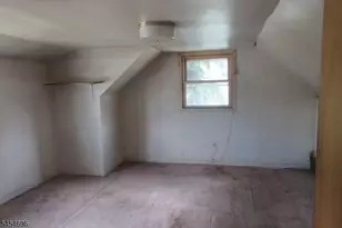 913 Briarcliff Ave, Maywood, NJ 07607 - Photo 17
