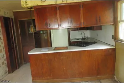 913 Briarcliff Ave, Maywood, NJ 07607 - Photo 7