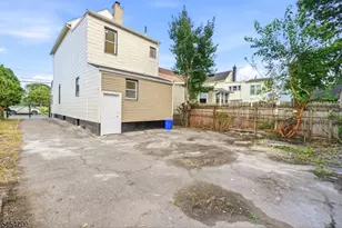 359 S 18th St, Newark, NJ 07103 - Photo 39