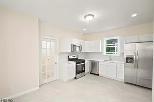 359 S 18th St, Newark, NJ 07103 - Photo 13