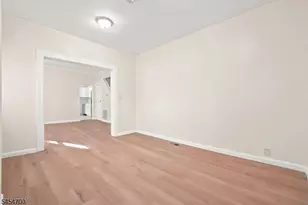 359 S 18th St, Newark, NJ 07103 - Photo 9