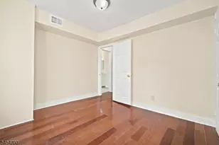 359 S 18th St, Newark, NJ 07103 - Photo 21