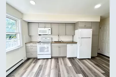 55 Lincoln Cir, Flemington, NJ 08822 - Photo 3