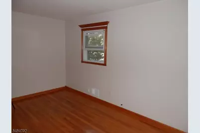 331 Boxwood Ct, Elizabeth, NJ 07202 - Photo 5