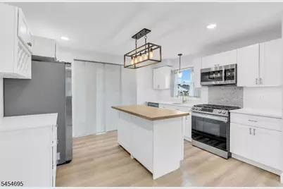 1300 Kennedy Blvd, Manville, NJ 08835 - Photo 13
