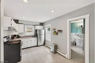 12 Capner St, Flemington, NJ 08822 - Photo 7