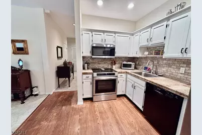5302 Richmond Rd #302, West Milford, NJ 07480 - Photo 3