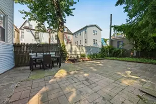 209 N 11th St, Newark, NJ 07107 - Photo 31