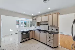 177 Truman Terrace, Paramus, NJ 07652 - Photo 9