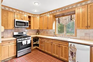 4 Doering Way, Cranford Township, NJ 07016 - Photo 7