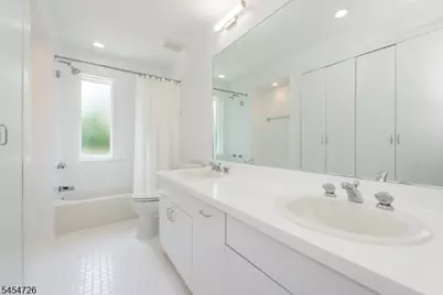 94 Oakwood Dr, New Providence, NJ 07974 - Photo 15
