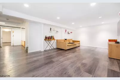 94 Oakwood Dr, New Providence, NJ 07974 - Photo 21