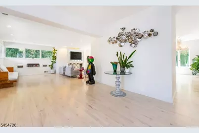 94 Oakwood Dr, New Providence, NJ 07974 - Photo 3
