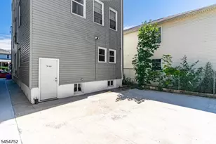 693 S 20th St, Newark, NJ 07103 - Photo 5