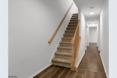 9 Knox Ct, Bernards Township, NJ 07920 - Photo 5
