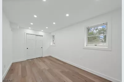 1834 Holly Rd, North Brunswick Township, NJ 08902 - Photo 33