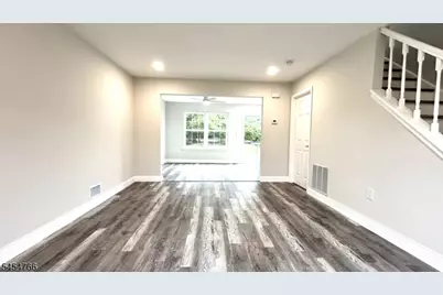 162 McNair Ct, Franklin Township, NJ 08873 - Photo 3