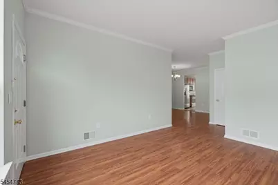 13 Reins Ct, Franklin Township, NJ 08873 - Photo 5