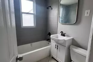 28 Onyx Ct, Passaic, NJ 07055 - Photo 9