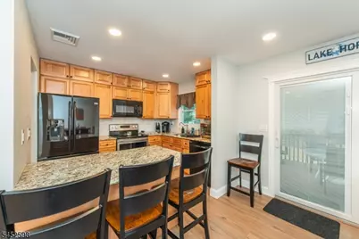 115 New York Ave, Jefferson Township, NJ 07849 - Photo 11