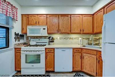 20E Quincy Ln #E, West Milford, NJ 07480 - Photo 13