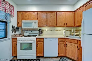 20E Quincy Ln, West Milford, NJ 07480 - Photo 13