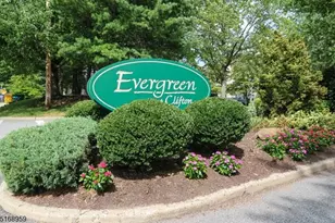 29 Timber Dr, Clifton, NJ 07014 - Photo 3