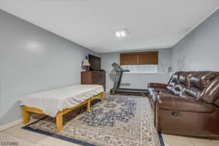 106 Greenwood Dr, Millburn, NJ 07041 - Photo 7