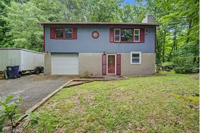 16 Foulton Ter, Vernon, NJ 07461 - Photo 1