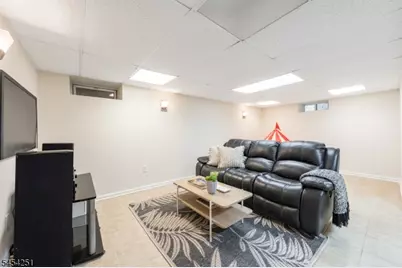 49 Country Club Ln, Springfield, NJ 07081 - Photo 29